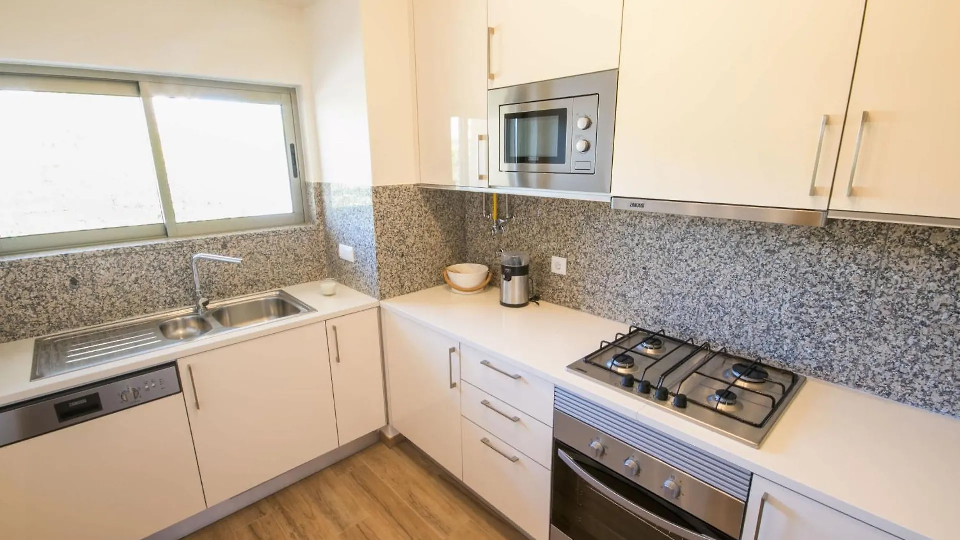 Marina Jardim - Great Complex For Families Villa Albufeira 0*,  Portugal